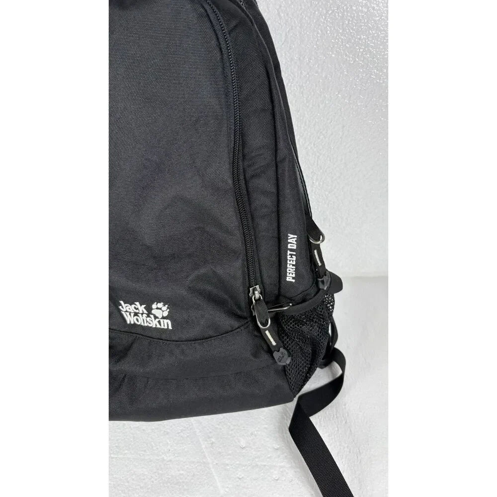Jack Wolfskin Perfect Day Backpack Black Padded Straps and Back Multiple Pockets
